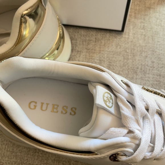 Guess Sneakers. NEW - Picture 3 of 7